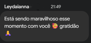 Comentário de Leydaianna Daianna no chat, ao vivo: Está sendo maravilhoso esse momento com você, gratidão.